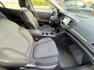 CUOTA 230€ - Renault Megane 2023 Equilibre Blue