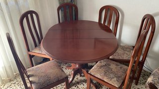 Salón Comedor Clásico de Madera