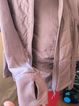 Giubbotto sportivo con cappuccio