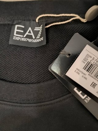Sudadera EA Emporio Armani Negra