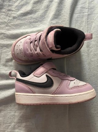 Zapatillas Nike Niña Rosa y Blanco