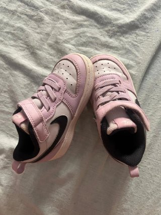 Zapatillas Nike Niña Rosa y Blanco