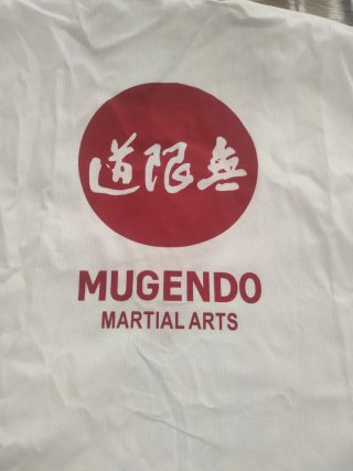 Casaca Mugendo Martial Arts Blanca