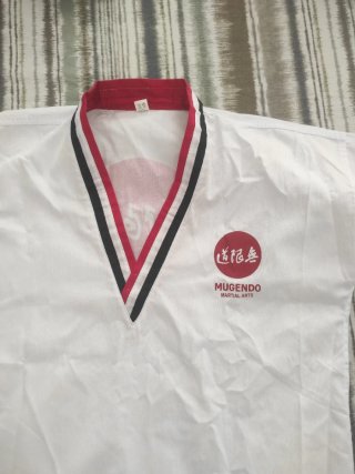 Casaca Mugendo Martial Arts Blanca