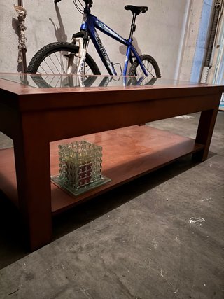 Mesa de centro de madera y cristal