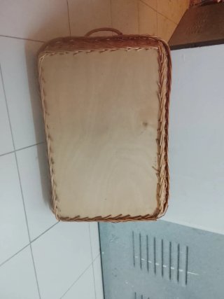 Cesta de mimbre con asas