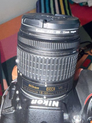 Cámara Nikon D5300 con accesorios