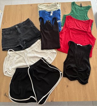 Lote de 9 prendas de ropa variadas