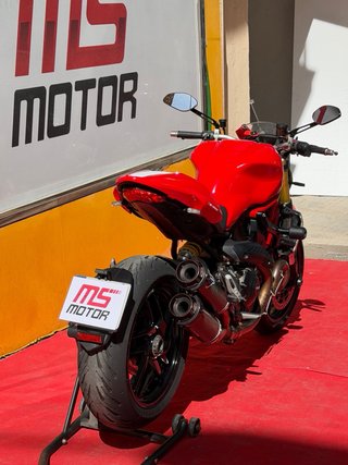 Ducati Monster 1200