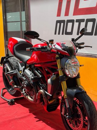 Ducati Monster 1200