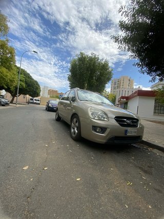 KIA Carens 2011