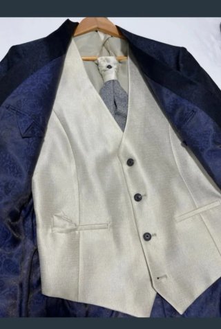 Traje de Novio Azul