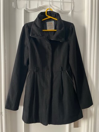 Abrigo de lana Bershka negro