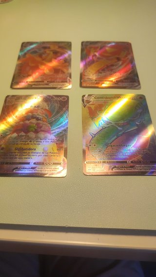 4 Cartas Pokémon VMAX