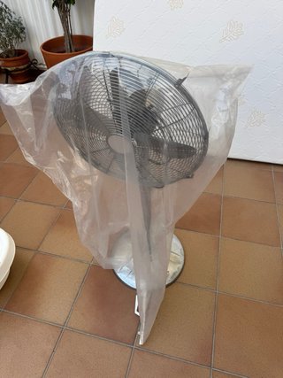 Ventilador metálico Orbegozo cromado, estilo retro