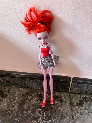 Muñeca Monster High Pelirroja