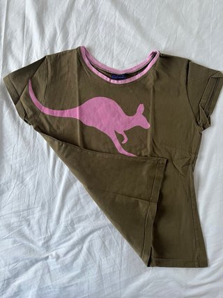 Lote de: Jersey, falda, pantalon corto y samarreta