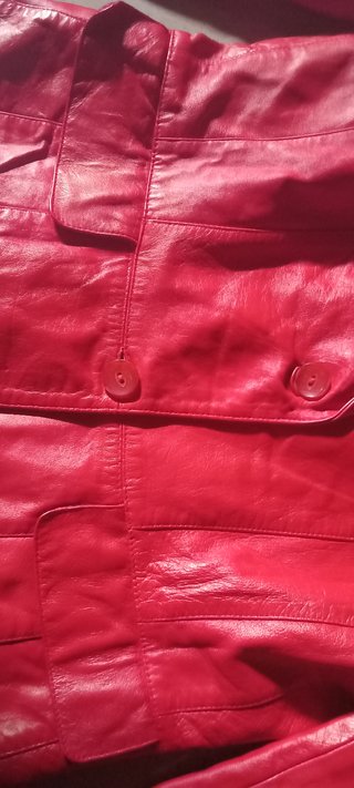 Chaqueta de piel roja