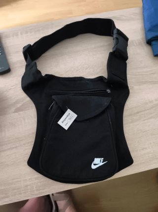 Riñonera Nike Negra