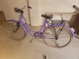 Bicicleta Clásica de Paseo Morada