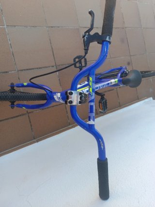 Bicicleta BMX GT Junior Azul