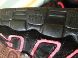 Zapatillas Nike Air More Uptempo Negras y Rojas