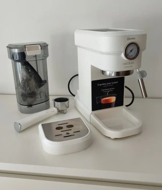 Cafetera Cecotec Cumbia Cafelizzia 790 White