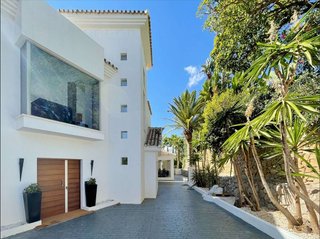Chalet en alquiler en Hacienda Las Chapas en Marbella
