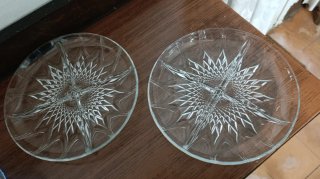 2 Platos de Cristal con Diseño Estrellado