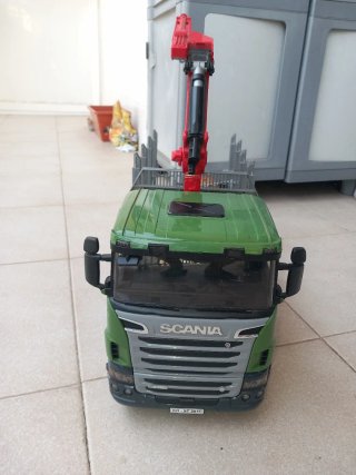 Camión Transportador Bruder con Grúa