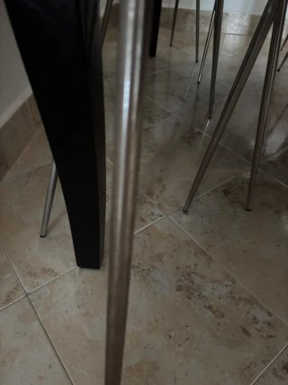 Mesa extensible negra con 6 sillas
