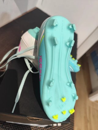 Botas de fútbol Adidas F50 para niño