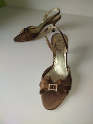 Sandalias de Fiesta Marian Marrones
