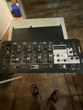Mesa de Mezclas fonestar 4 Canales