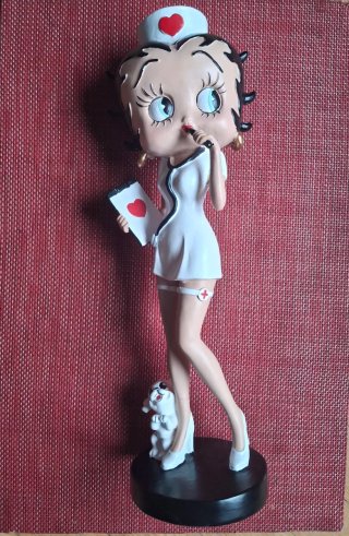 Figura resina maciza Betty Boop Enfermera