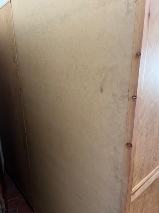 Armario de madera pino maciza provenzal.