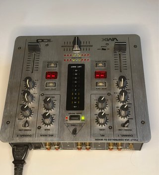 Mesa de Mezclas Behringer VMX 100