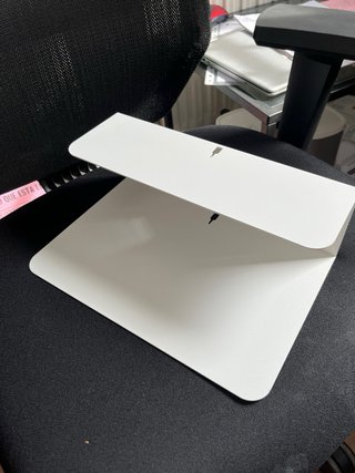 Estantería de mesa blanca