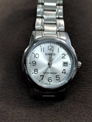 Reloj Casio de Acero Plateado mujer nuevo.