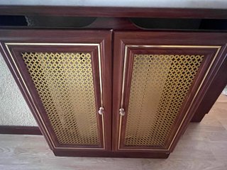 2 cubre radiador madera y mármol.