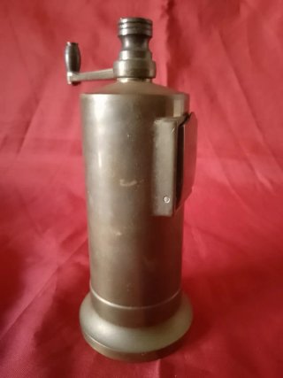 Molinillo de Bronce Antiguo