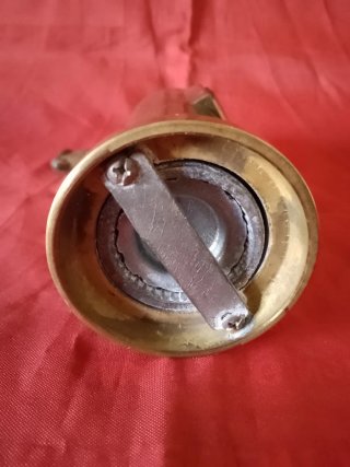 Molinillo de Bronce Antiguo