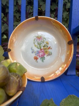 PLATO ANTIGUO CON SOPORTE.