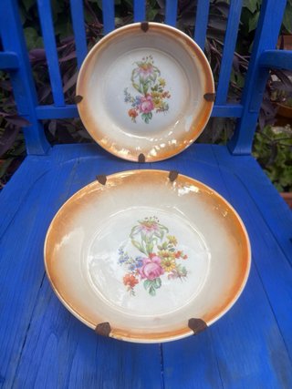 PLATO ANTIGUO CON SOPORTE.