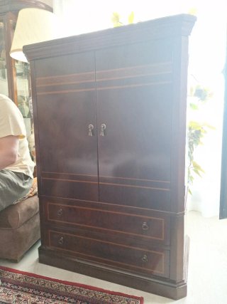 Mueble de salón de madera clásico