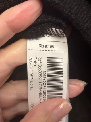 Jersey negro con mangas estampadas