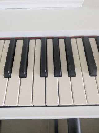 Piano Yamaha Piaggero NP-12