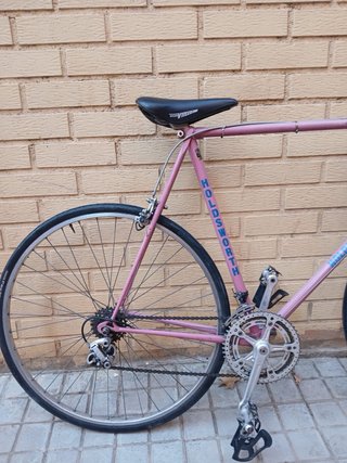 Bicicleta de carretera Holdsworth rosa