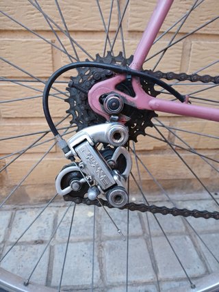 Bicicleta de carretera Holdsworth rosa