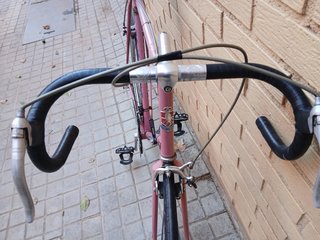 Bicicleta de carretera Holdsworth rosa